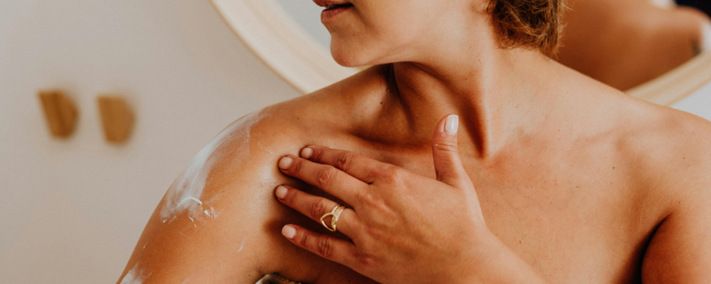 Natural Soaps & Body Washes vs Chemical-Based Cleansers: What’s Best for Your Skin? untitled design (6)